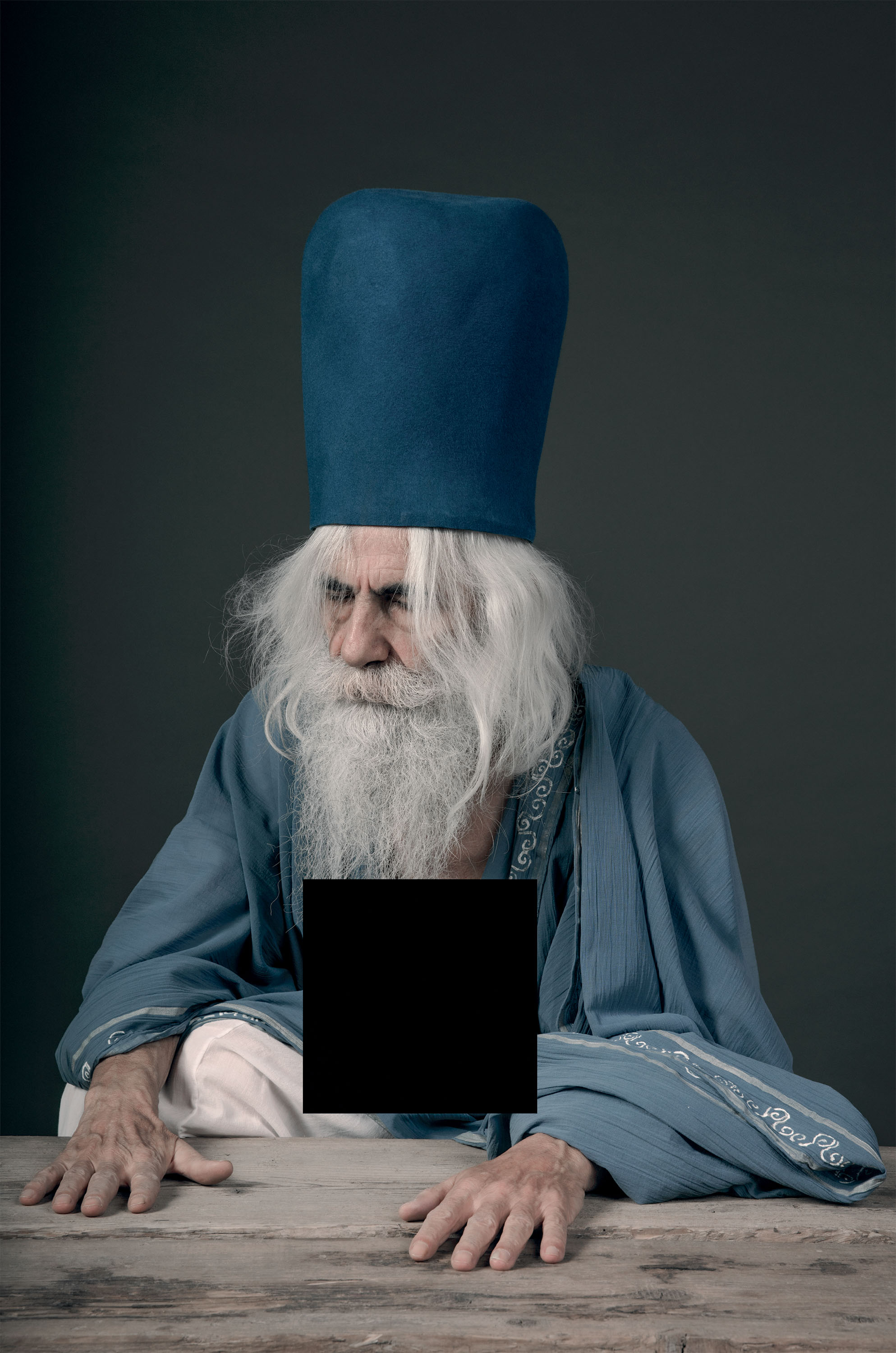 Matteo Basilé, Il peso delle cose, 2022, Stampa con pigmenti su carta Hahnemuhle Photo Rag, 230 x 150 cm
